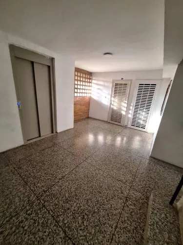 Venta Apartamento Abadía. (nc)