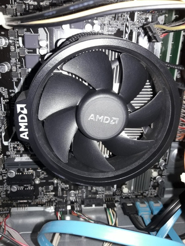 Imagen 7 de 9 de Pc Gamer Amd Ryzen 5 3400g 8gb Ram A320 M K Mother Ssd 240gb