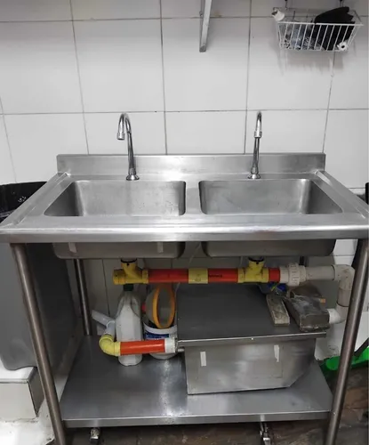 Restaurante De Sushi En Funcionamiento