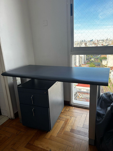 Escritorio Usado Excelente Condición Con Cajonera Con Ruedas Azul Petróleo (Usado)