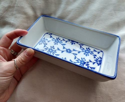 Plato Rectangular De Cerámica Blanca Con Flores Azules