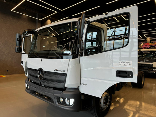 Caminhão Mercedes Benz Atego 1719 4x2 2025 Sem Implementos