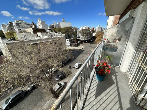 Venta De Apartamento 2 Dormitorios En Pocitos