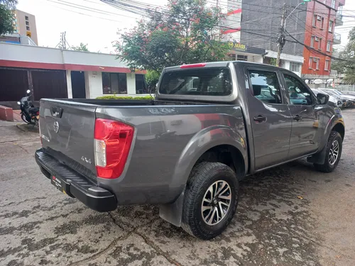 Nissan NP300 Frontier 2.5 Cd 4X4 Se Mt 4P