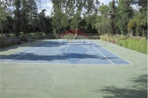 Dos Casas En Uno En Condominio!