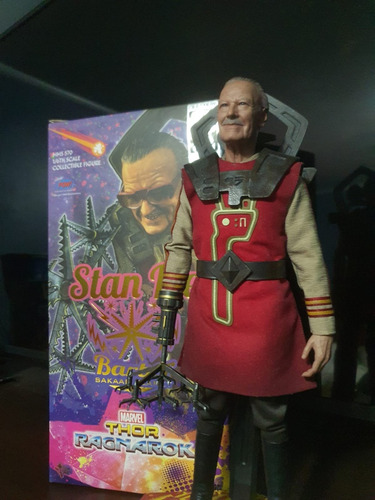 Stan Lee Hot Toys! Sideshow