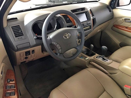 Imagem 11 de 13 de Toyota Hilux Sw4 3.0 Srv 4x4 7 Lugares 16v Turbo