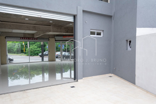 Imagen 10 de 13 de Local En Esquina - 143 M2 - C/ Patio - Con Renta