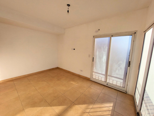 Duplex Con Cochera En Alquiler En Ramos Mejia