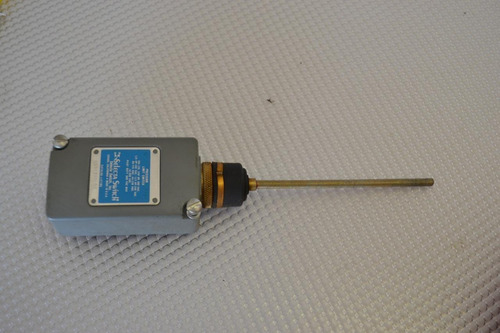 One New Selecta Switch Limit Switch Ss86208ls1 Ccr