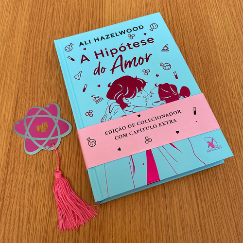 Livro De Romance, A Hipótese Do Amor, Edição De Colecionador Em Capa Dura, Capítulo Extra! Ali Hazelwood, Editora Arqueiro, Ficção Feminina, Comédia Romântica, Português