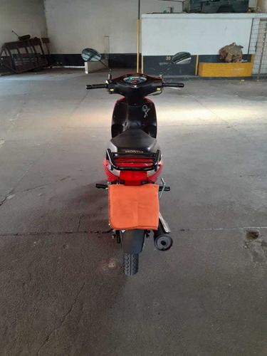 Imagen 15 de 18 de Honda Biz 125
