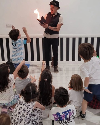 Imagen 3 de 10 de Show De Magia, Humor, Burbujas Y Mucho Amor (mago Infantil)