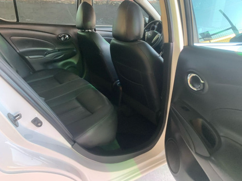 Nissan Versa SL 1.6 16V FlexStart 4p Aut.