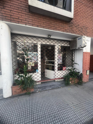 Vendo Fondo De Comercio Heladeria En Belgrano Lista Para Trabajar Dolares 13.000 O Permuto Por Vehiculo Del 2019 En Adelante