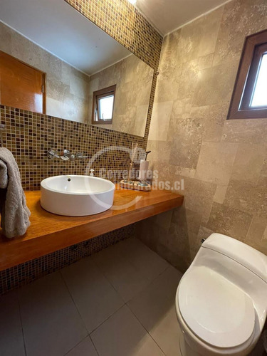Linda Casa En Venta De 5 D En Cond. Refugios Del Arrayán