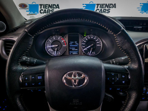 Toyota Hilux 2.8 SRX 4X4