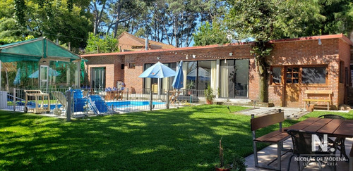 Vende Casa De 4 Dormitorios En Playa Mansa, Punta Del Este