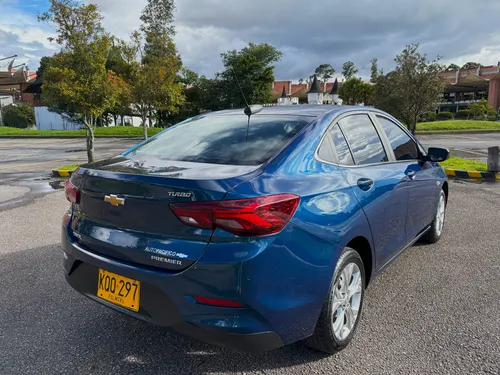Chevrolet Onix 1.0T Premier Sedan At