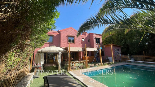 Se Arrienda Hermosa Casa De 223 M2 Construidos, Em...