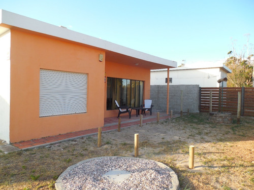 Alquilo 2 Hermosas Casas A Metros De La Playa. Todo El Año. Reservá Ya Tu Lugar.