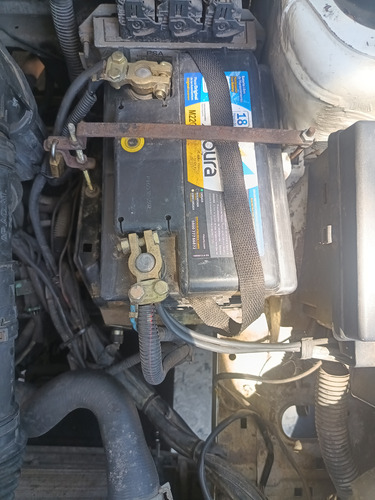 Peugeot Partner 1.4 Furgon Confort 5as NAFTA+ equipo de gas