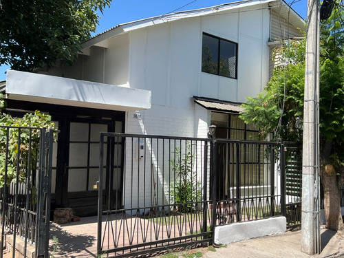 Casa De 2 Pisos, 3d-1b, Villa España, Puente Alto