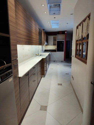 Alquiler Casa 6 Dormitorios Agronomía Con Cochera
