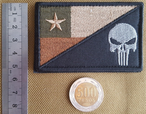 Imagen 2 de 4 de Parche Bandera Chilena Tono Ocre Y Punisher