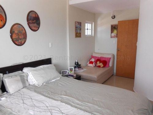 Imagen 4 de 15 de Eloisa Mejia Rentahouse Vende Townhouse En Trigal Norte Valencia 22-4988