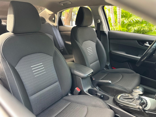 Kia Cerato FF EX2.0 AT