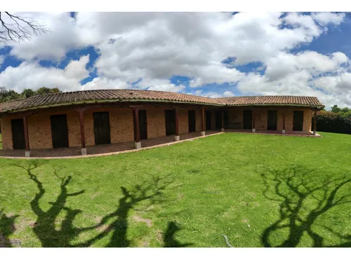 Vendo Lote Con Chalet Y 9 Caballerizas