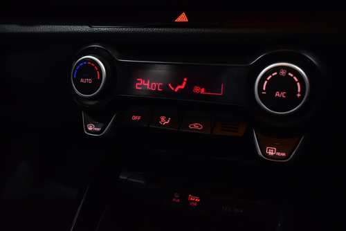 Imagen 16 de 19 de Kia Rio 1.6 Sx 4at 2018 - Car Cash