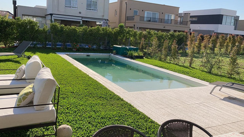 Casa En Venta Nordelta Barrio Tipas Con 4 Dormitorios Uno En Suite C/vestidor Galería Con Parrilla, Pileta Y Pque. Tipas: Lago Tenis Basquet Futbol 2 Sum Club House Piscina Parrilla Voley Juegos Niños