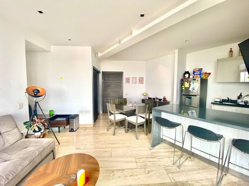 Departamento Con Balcón En Residencial Enquentro