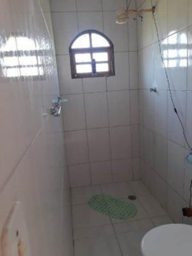 Imagem 9 de 15 de Chácara No Bairro São Fernando, Em Itanhaém, Litoral Sul De São Paulo, Localizada No Lado Serra À 1800 Metros Da Rodovia. Imóvel Com 2.400 M² De Terreno Sendo 150 M² De Área Construída. Possui Vaga Pa