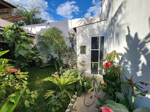 Casa En Venta En Col. Gabriel Tepepa Con Departamento Y Roof Garden