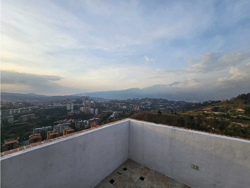 Hermoso Ph En Alquiler Colinas De La Tahona.