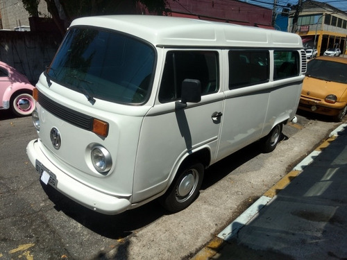 Imagem 1 de 15 de Volkswagen Kombi 2003 1.6 Std 3p Gasolina