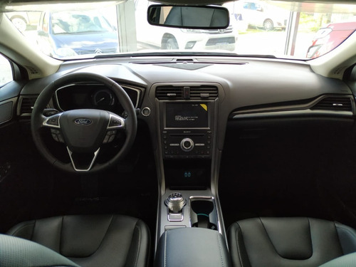 Ford Mondeo Titanium. At