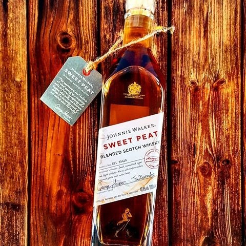 Imagen 2 de 10 de Whisky Johnnie Walker Sweet Peat 500ml Edicion Limitada
