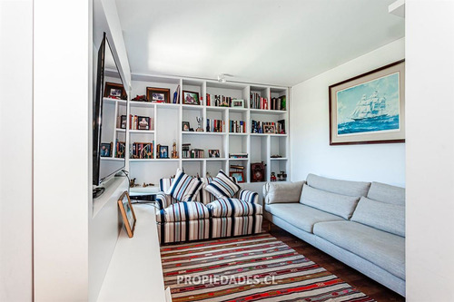 Departamento En Venta De 3 Dorm. En Lo Barnechea