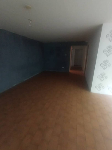 Apartamento En Venta Urb Quenda