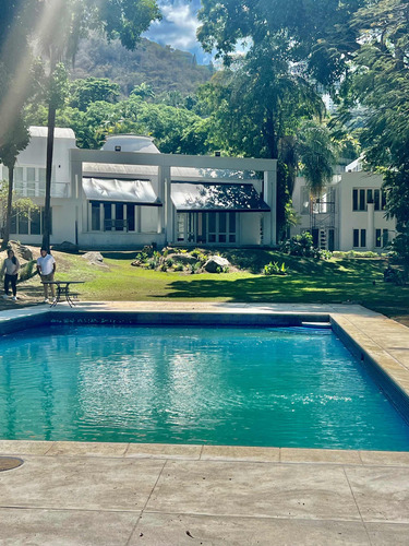 Se Vende Qta Valle Arriba Vista A Los Campos De Golf , 5h/2s