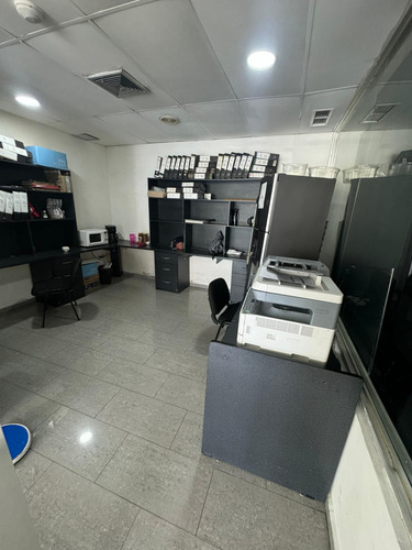 Local En Prebo Av.andres Eloy Blanco Valencia Jcossi