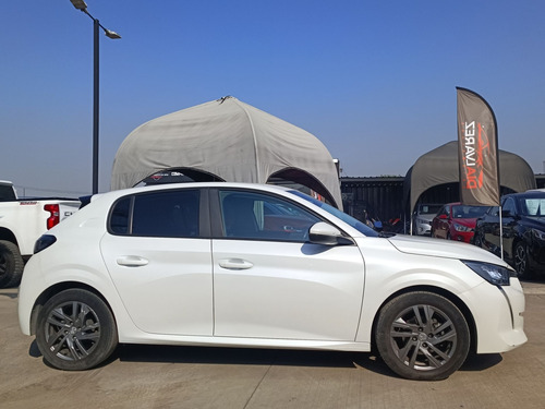 Peugeot 208 2021