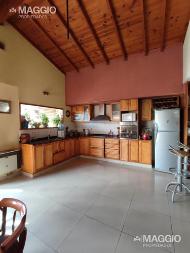 Casa Venta El Palomar 4 Ambientes