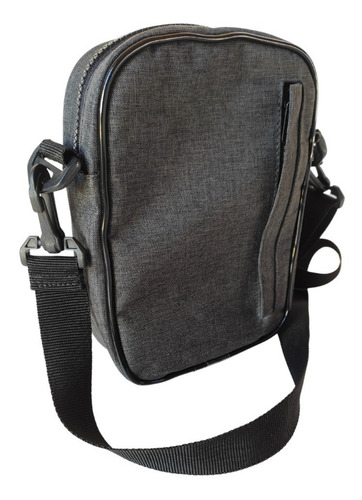 Imagem 4 de 9 de Bolsa Transversal Pequena Impermeável Unissex