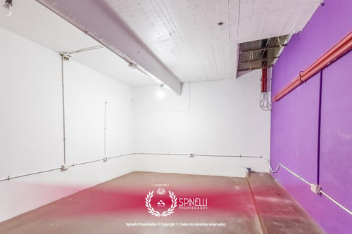 Local Comercial · 228m2 · En El Cruce De Avenidas Más Comercial Del Barrio: San Juan Y Boedo.