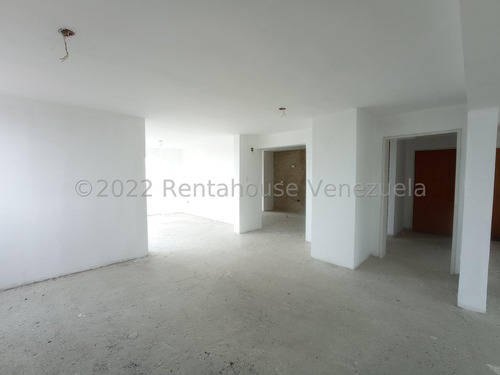 Apartamento Penthouse En Venta Obra Limpia Con Planta Electrica Jardin Piscina Cancha Tenis Planta Estef 24-5713
